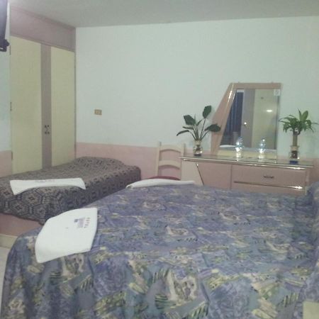 Hotel Diamante Inn Uriangato Esterno foto