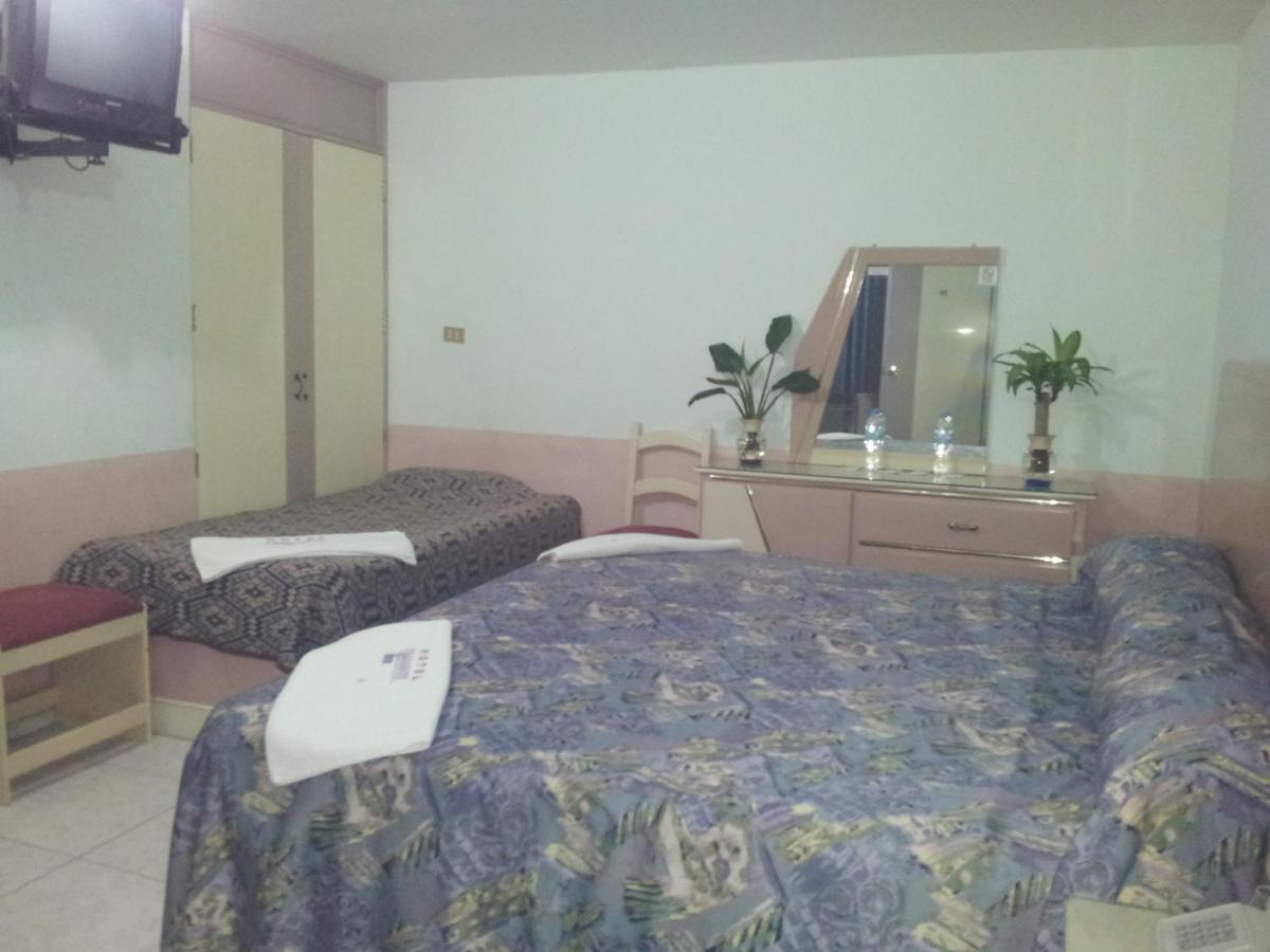 Hotel Diamante Inn Uriangato Esterno foto