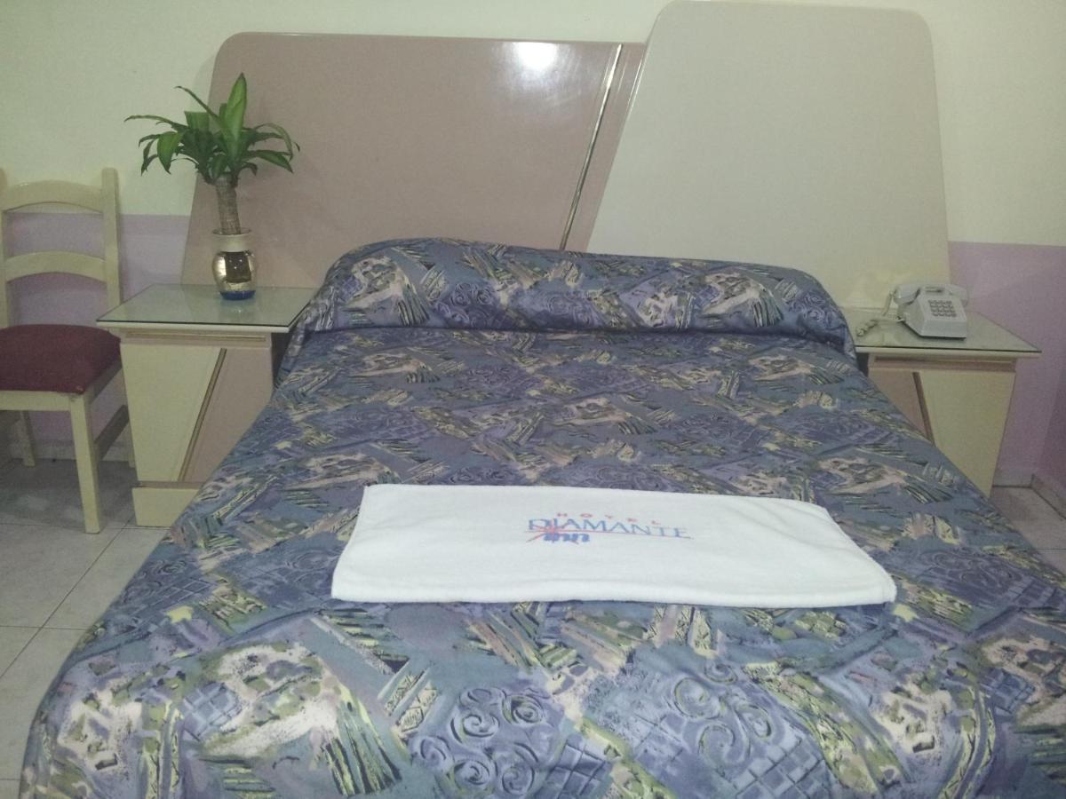 Hotel Diamante Inn Uriangato Esterno foto