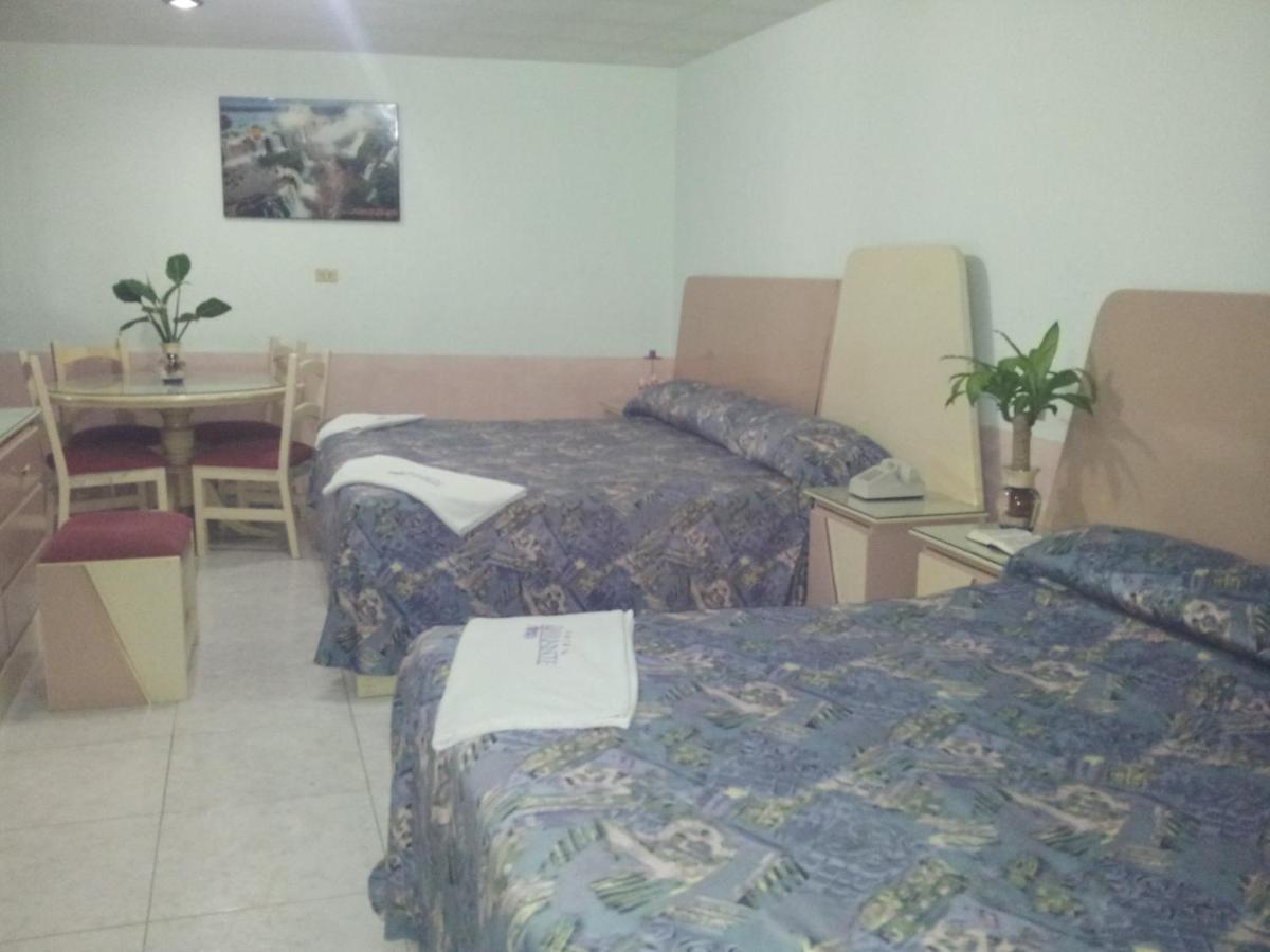 Hotel Diamante Inn Uriangato Esterno foto